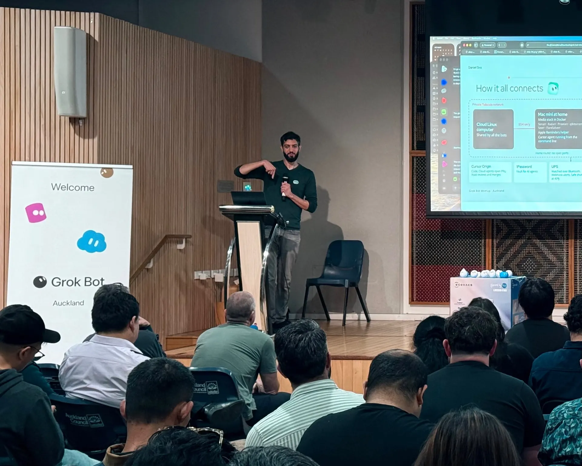 Wide view of the audience during the advanced workflows talk